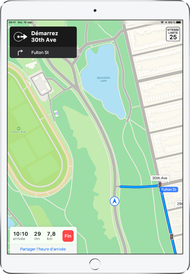 Plan affichant un itinéraire en voiture et une instruction indiquant de tourner à droite sur Fulton Street. L’heure d’arrivée, la durée du trajet et la distance totale parcourue s’affichent à gauche du bouton Fin et au-dessus de « Partager l’heure d’arrivée » en bas du plan.