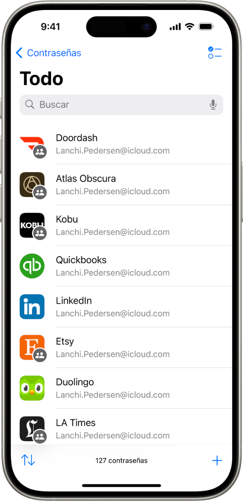 Una lista de todas las cuentas con contraseñas almacenadas en la app Contraseñas.