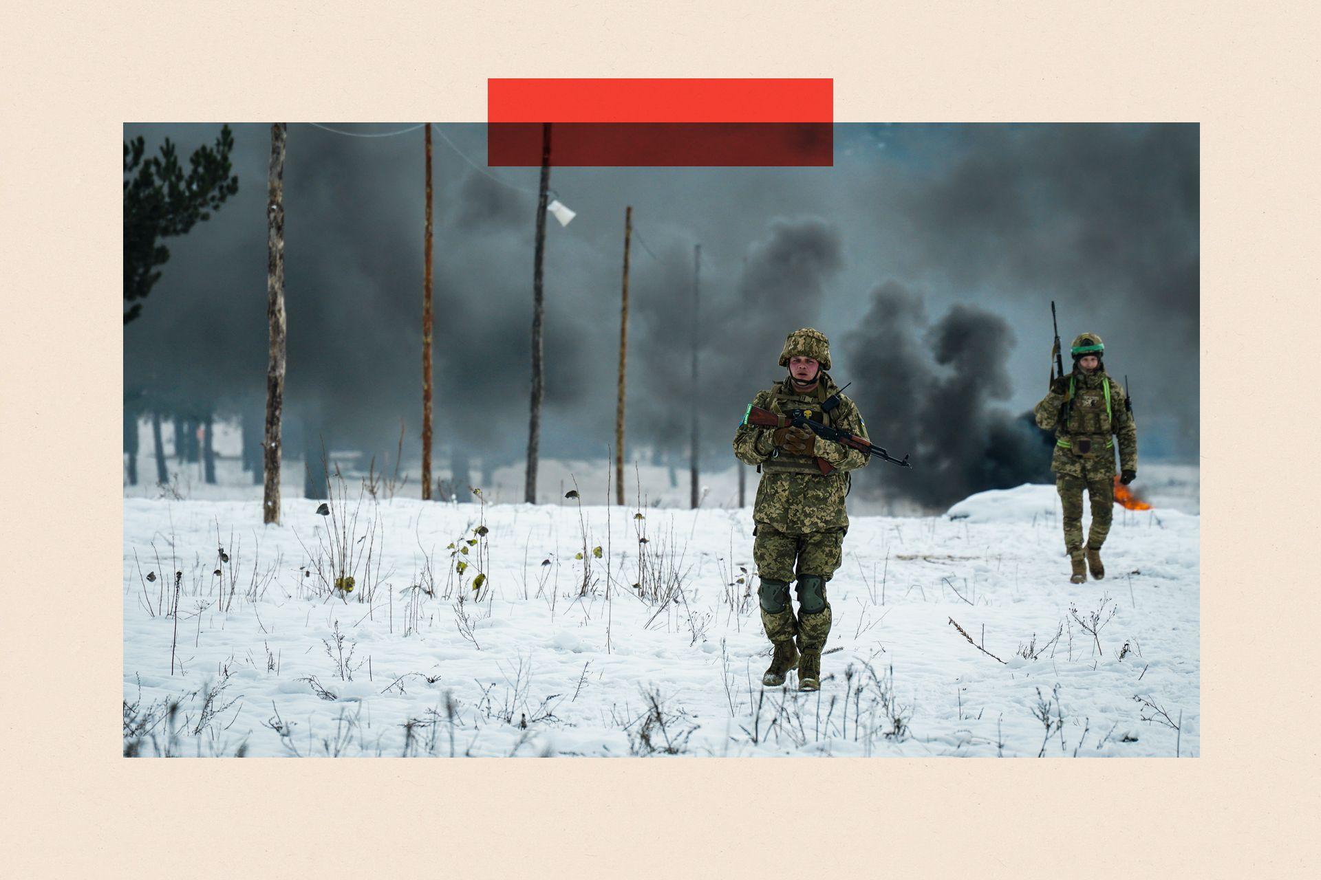 Ukrainian servicemen with firearms