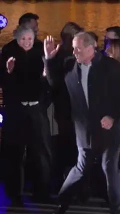 हंगरी के नेता ने मनाया चुनाव में जीत का जश्न