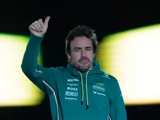 Fernando Alonso pilotará en 2026 el Aston Martin diseñado por Adrian Newey e impulsado por un motor Honda