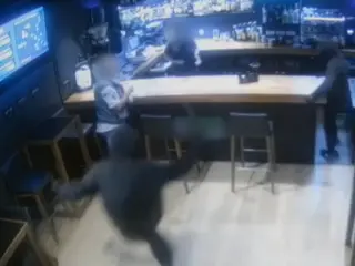 Detenidos dos hombres por atracar un salón de juegos en Águilas (Murcia)