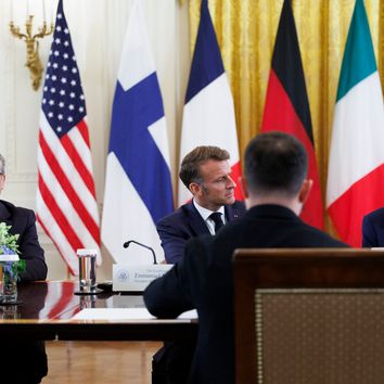 Quali garanzie per l'Ucraina sono state discusse nell'incontro tra Trump, Zelensky e i leader europei alla Casa Bianca
