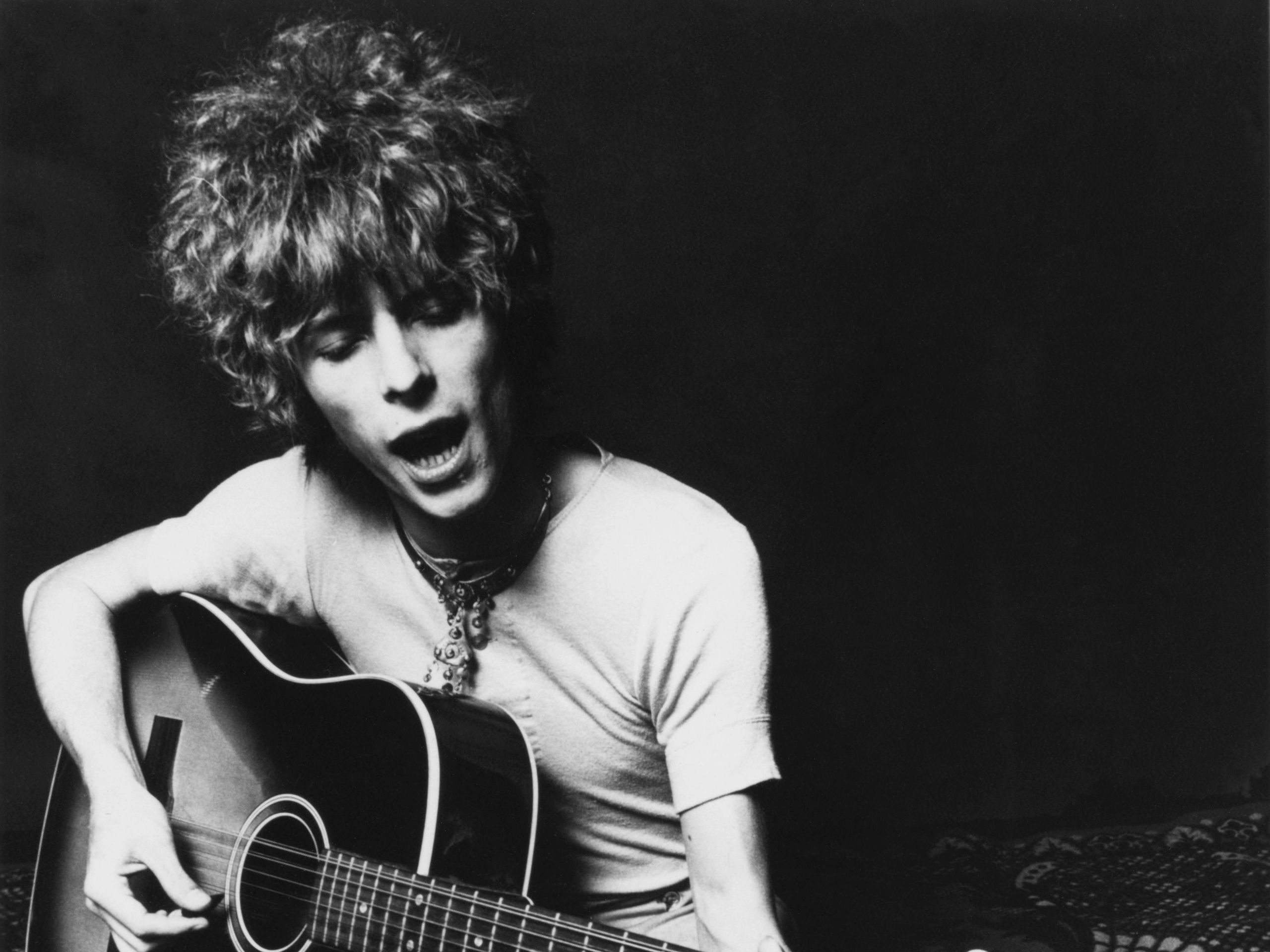 La storia di Ragazzo solo ragazza sola, la canzone di David Bowie che sarà protagonista della serata duetti di Sanremo 2026